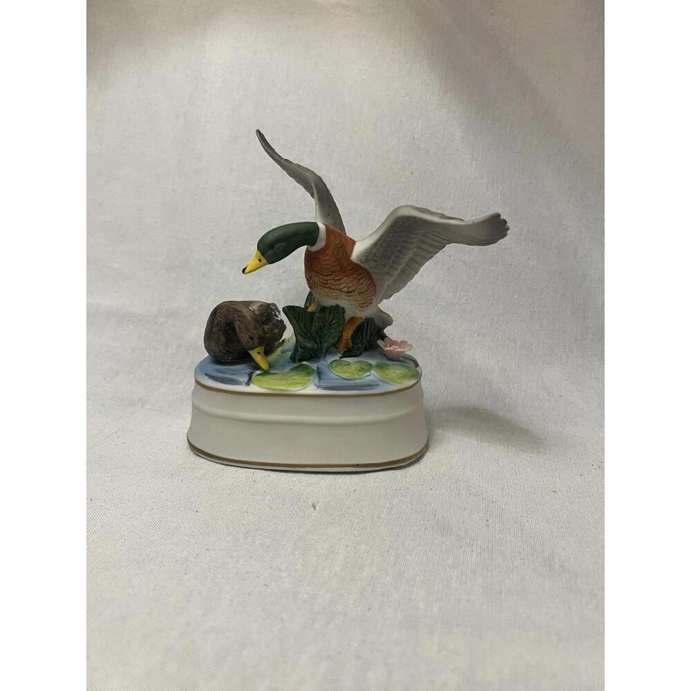 Vintage Towle Porcelain Duck Musical Figurine plays "Born Free"